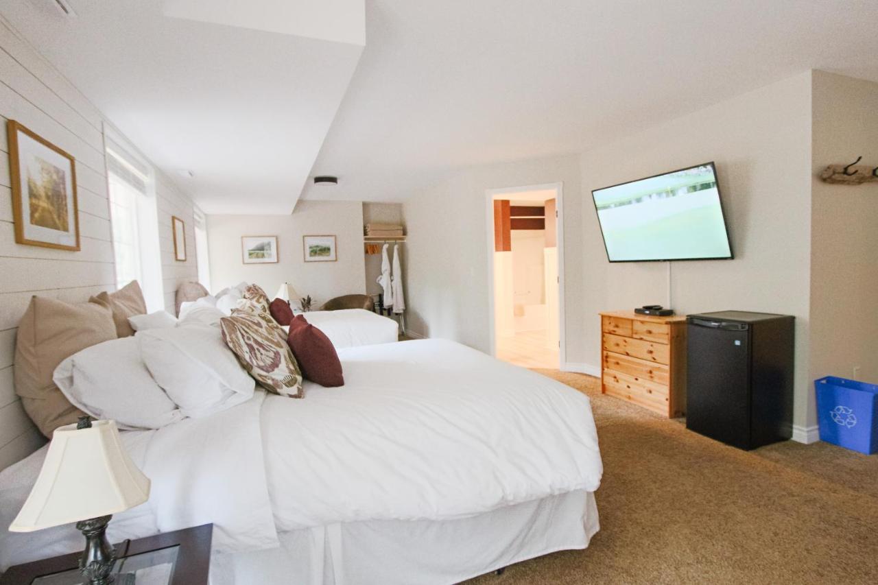 Queen Room with Garden View