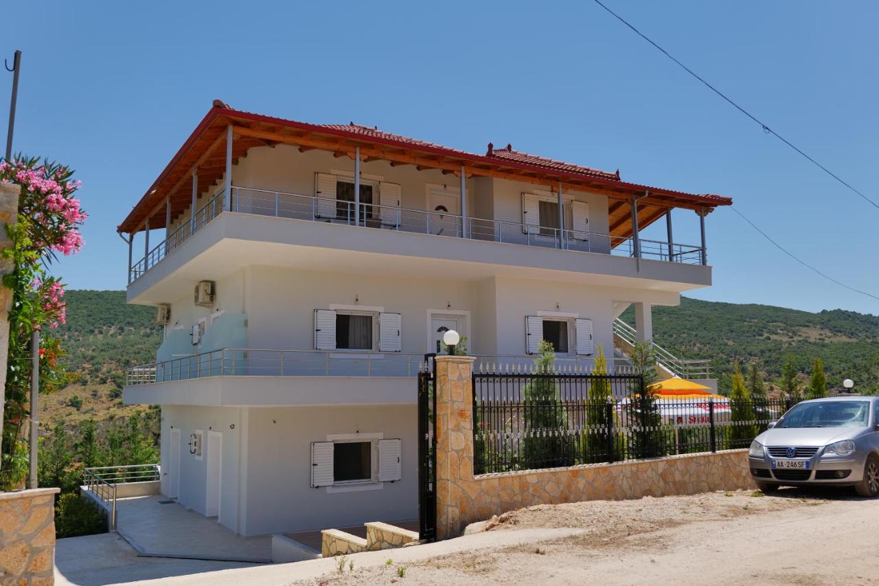 B&B Ksamil - Vila Ervin Ksamil - Bed and Breakfast Ksamil