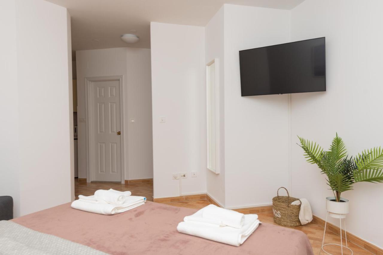 Studio Apartment with Sea View no.4