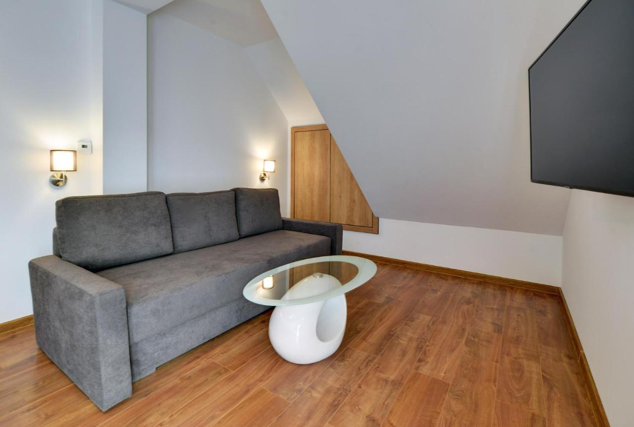 Apartment with Shower