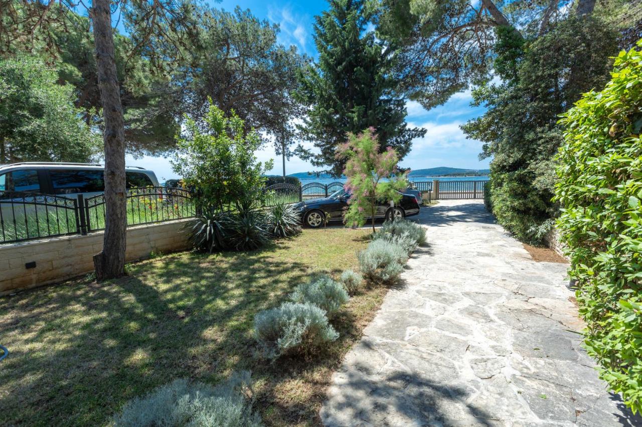 Sea Sound Apartments Rea - Bed and Breakfast Sveti Filip i Jakov