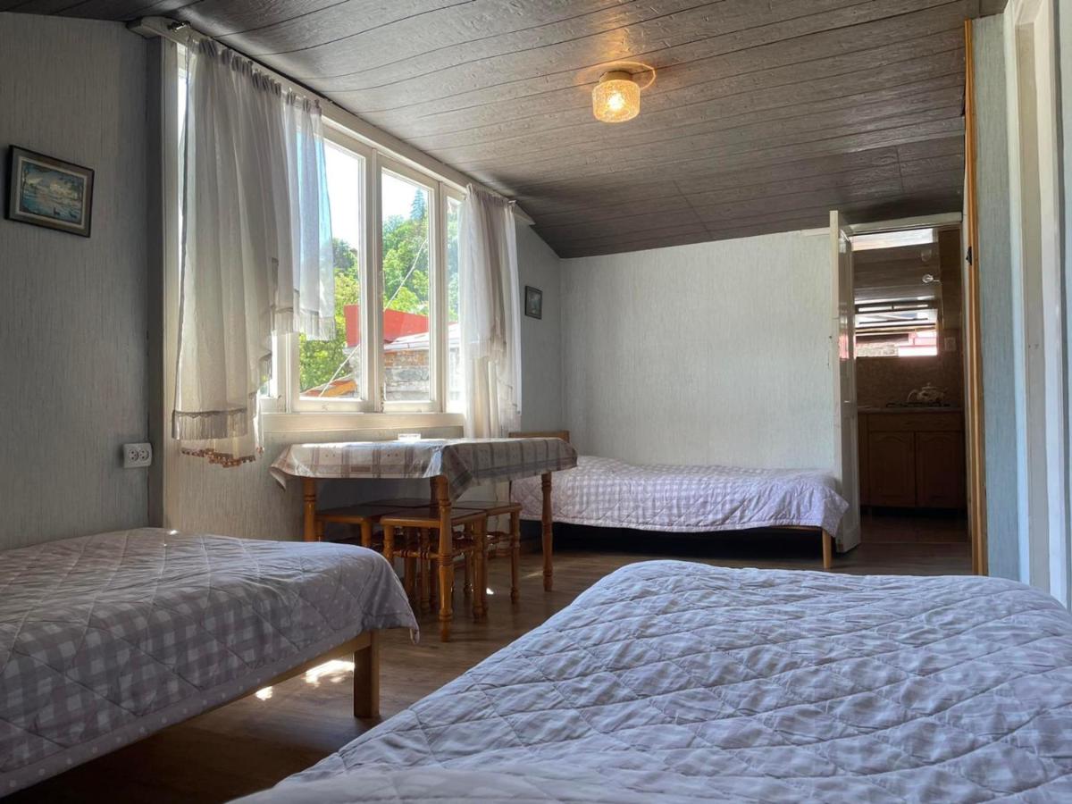 Familienzimmer mit Bergblick