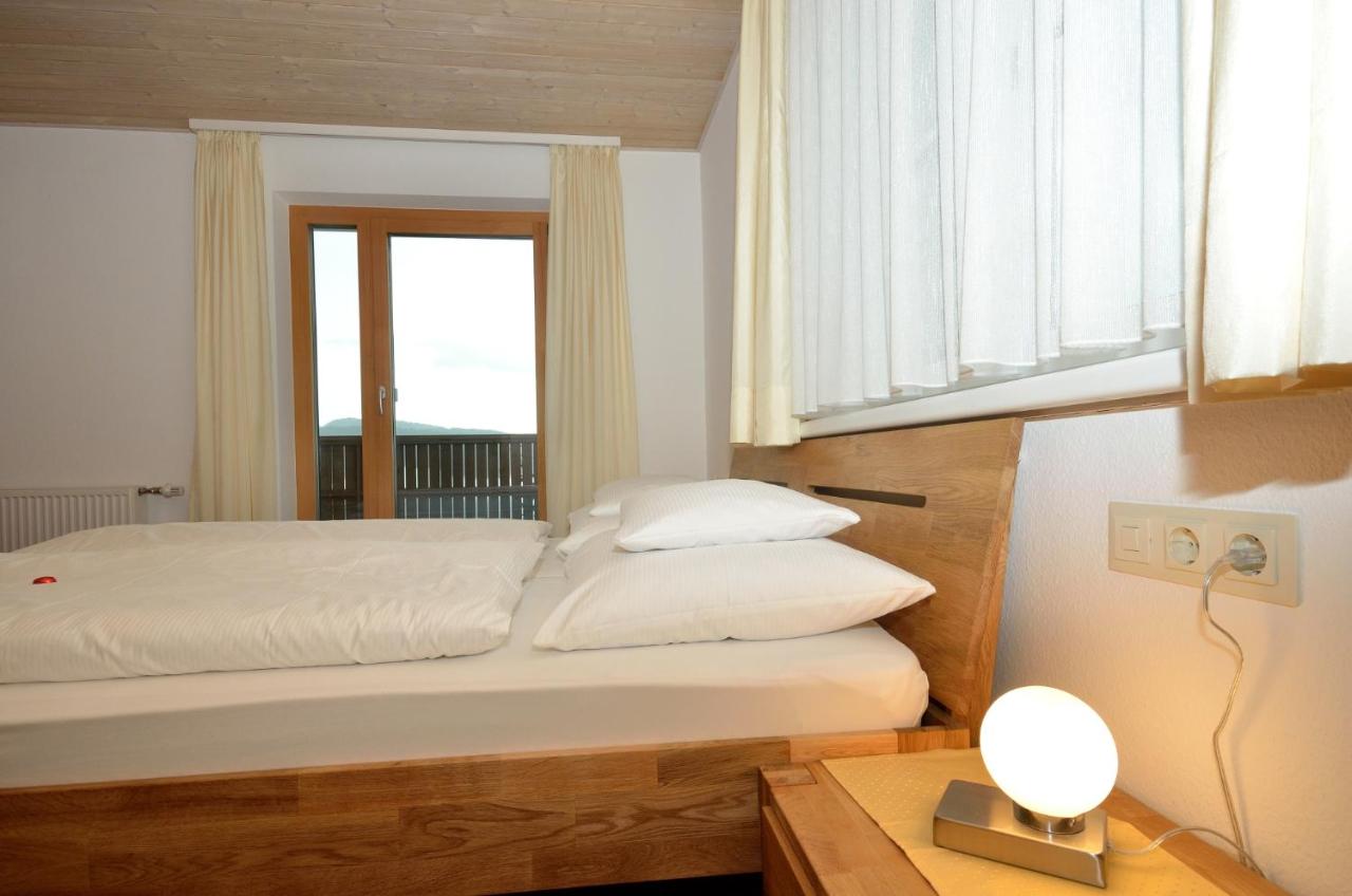 Apartment with Mountain View