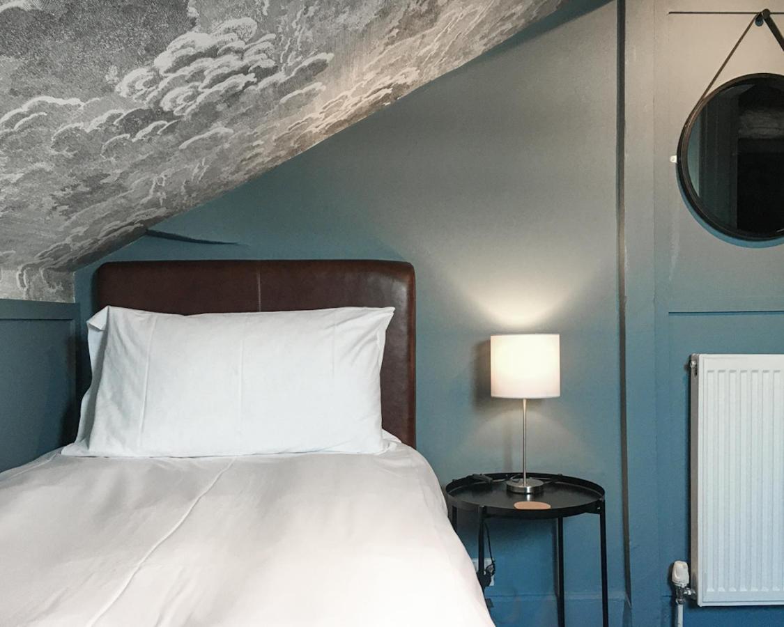 Single Room with Private External Bathroom