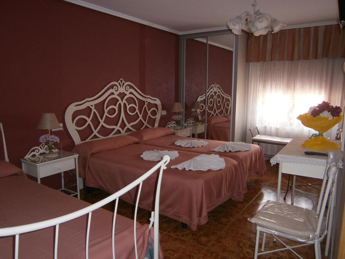 Triple Room with Private Bathroom