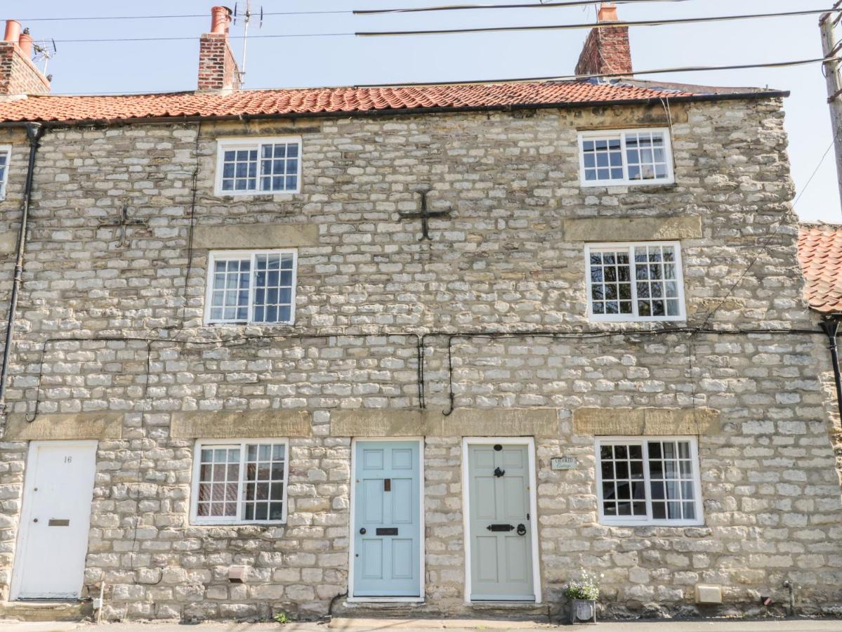 B&B Kirkbymoorside - Crooked Cottage - Bed and Breakfast Kirkbymoorside