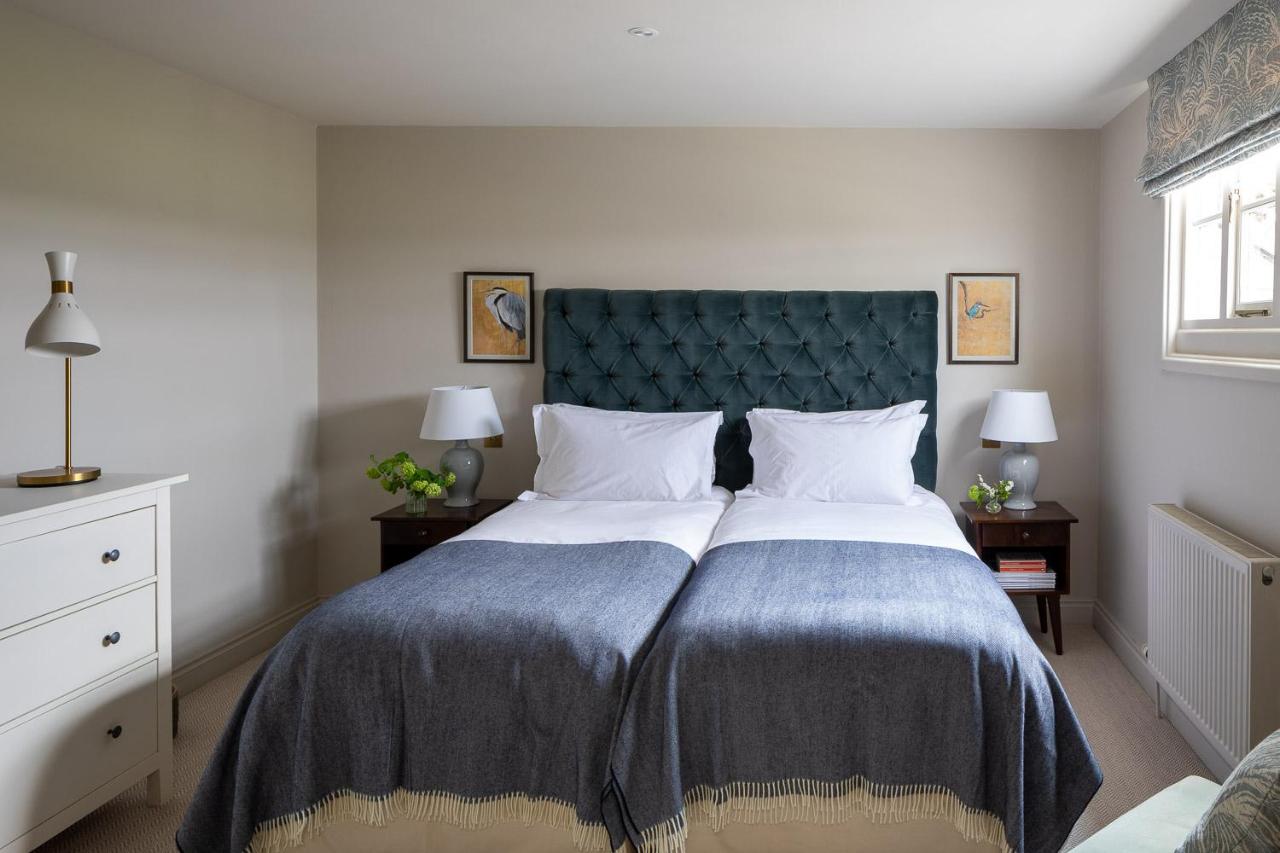 Twin Room with Private Bathroom