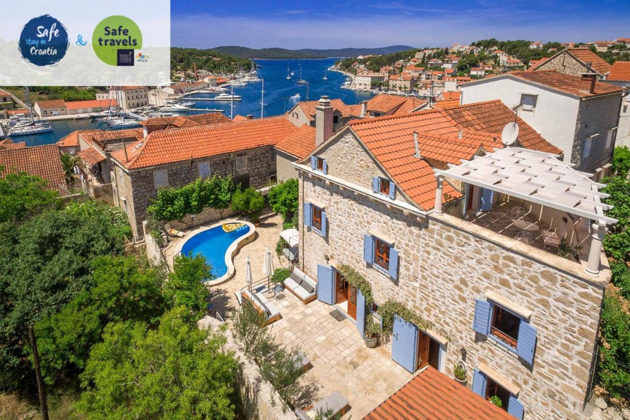 Villa Vicina Heritage villa for 9,Milna - close to restaurants and shops - Chambres d’hôtes