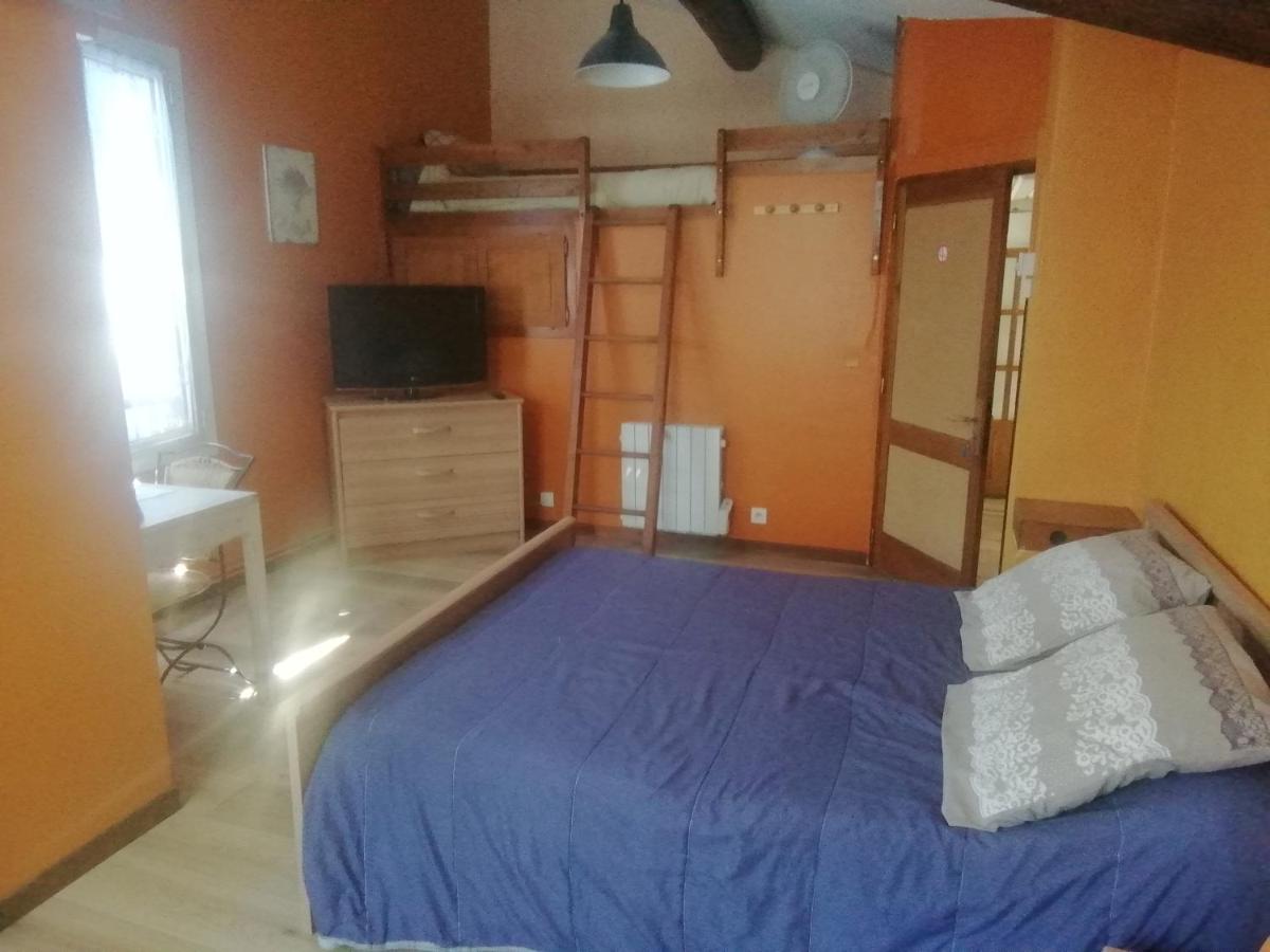 Camera Familiare con Vista Giardino