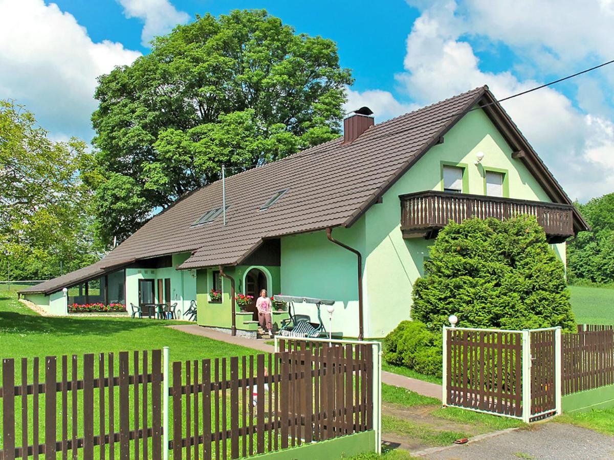 B&B Třebíšov - Holiday Home Haus Polivka - HUR100 by Interhome - Bed and Breakfast Třebíšov