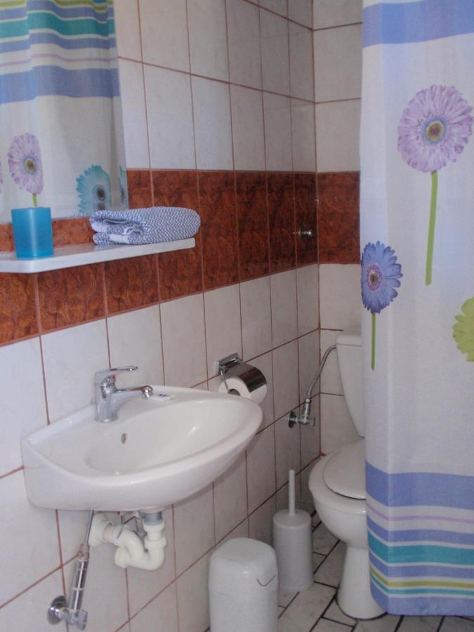 Studio (2 Adults)