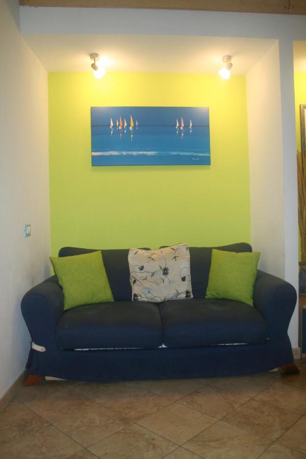 Apartamento de 1 dormitorio con sofá cama