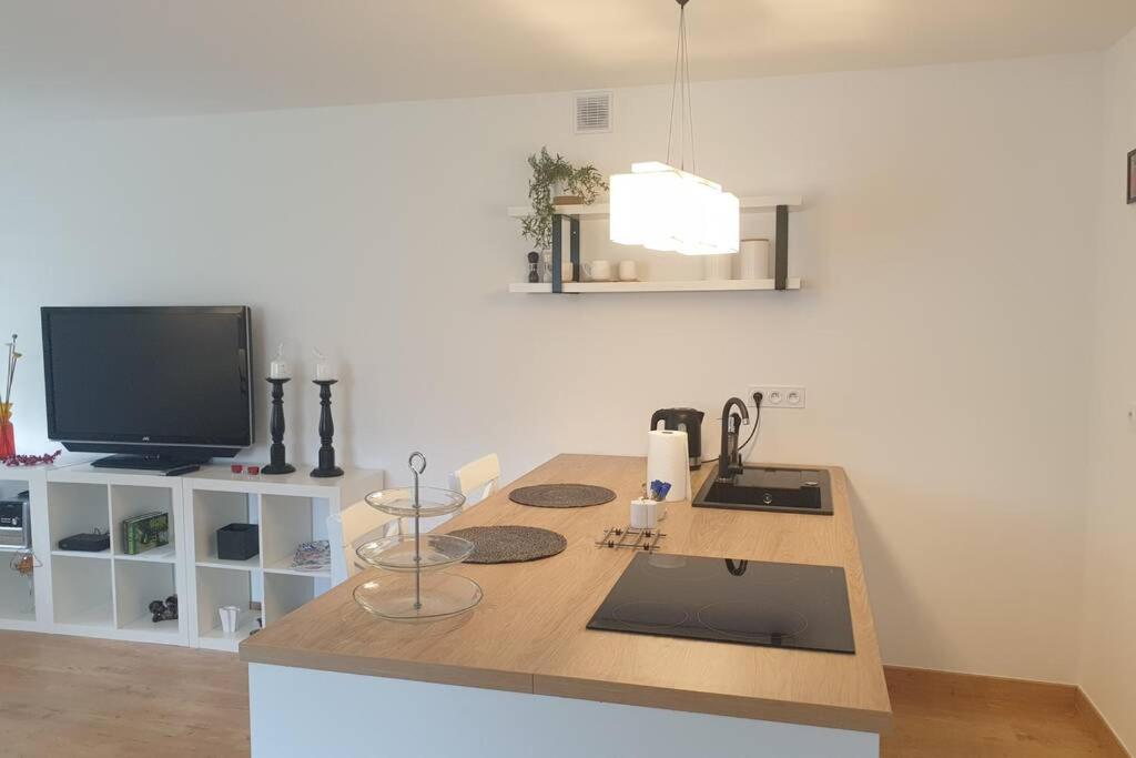 Apartament przy samym jeziorze - B&B
