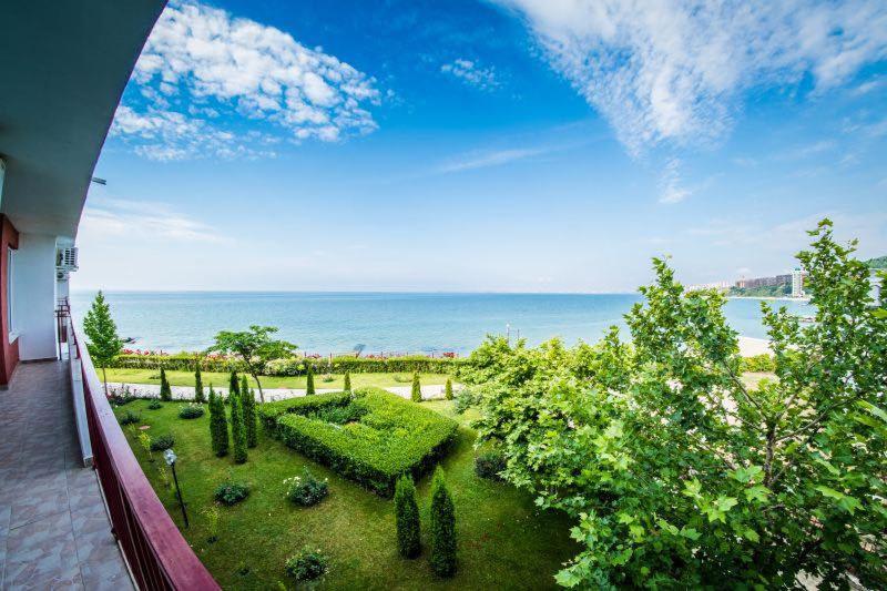 Deluxe Suite with Sea View