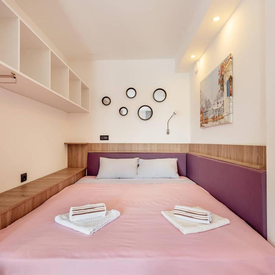 King Studio with Sofa Bed