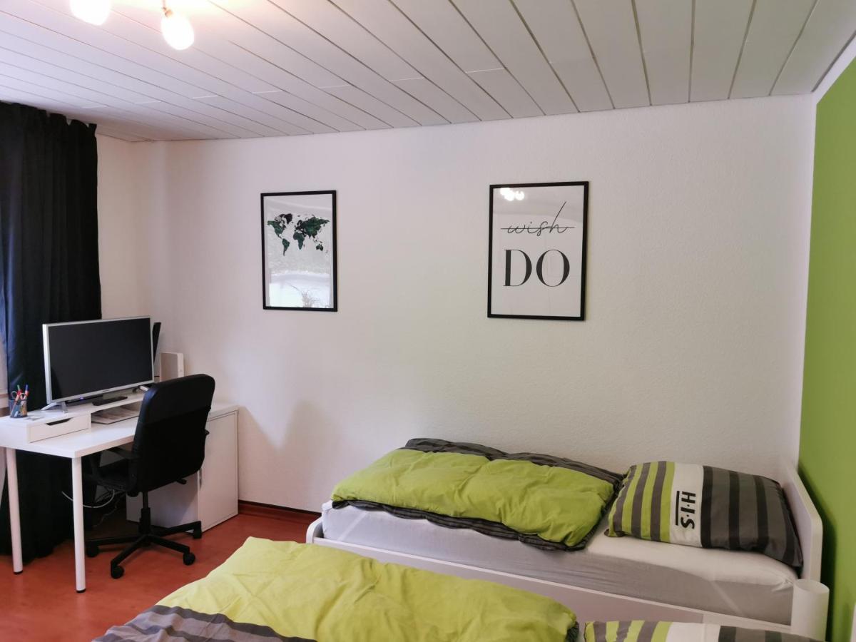 B&B Düsseldorf - Ferienwohnung Sonnwald - Bed and Breakfast Düsseldorf