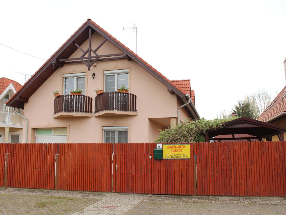 Imre Apartman - Ferienwohnung Hajduszoboszlo