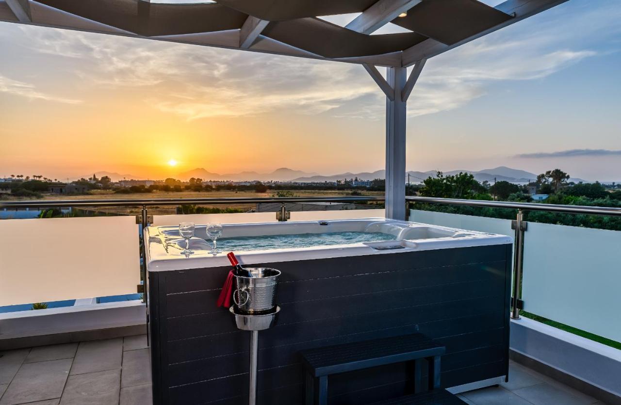 ASTERIA PEARL VILLA 2 with Rooftop Jacuzzi - B&B