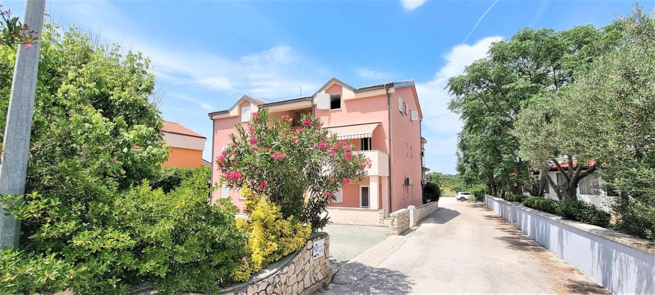 Guest House Jasna - B&B Novalja