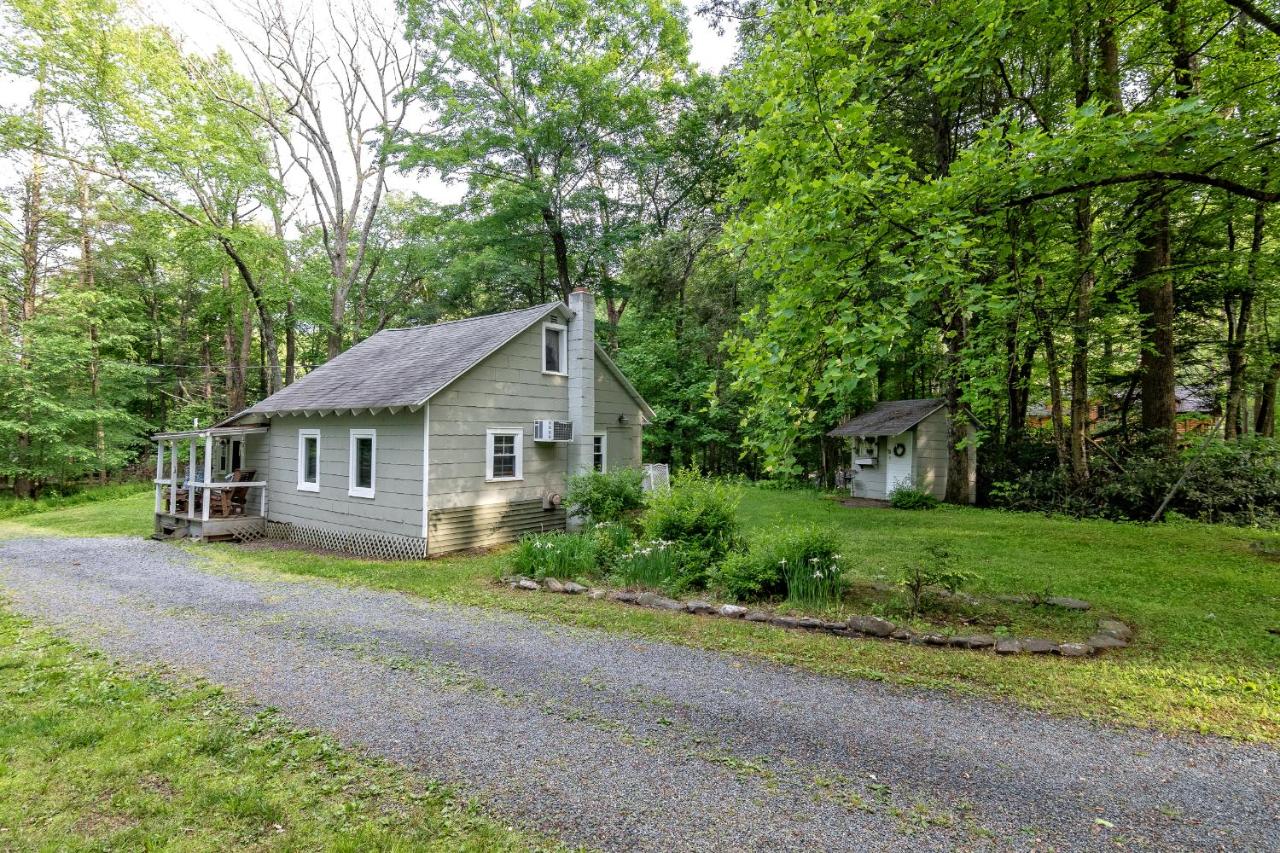 Camelback cottage - on ONE ACRE & near local attractions - Ferienwohnung