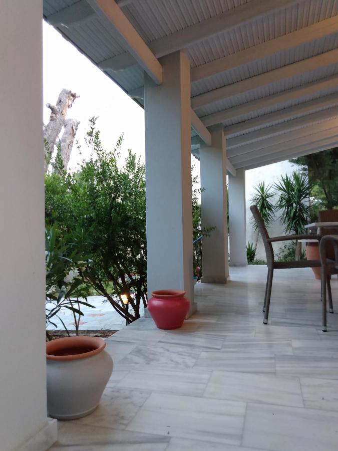 B&B Artémida - Theros & Trygos Boutique Houses - ATH Airport - Bed and Breakfast Artémida