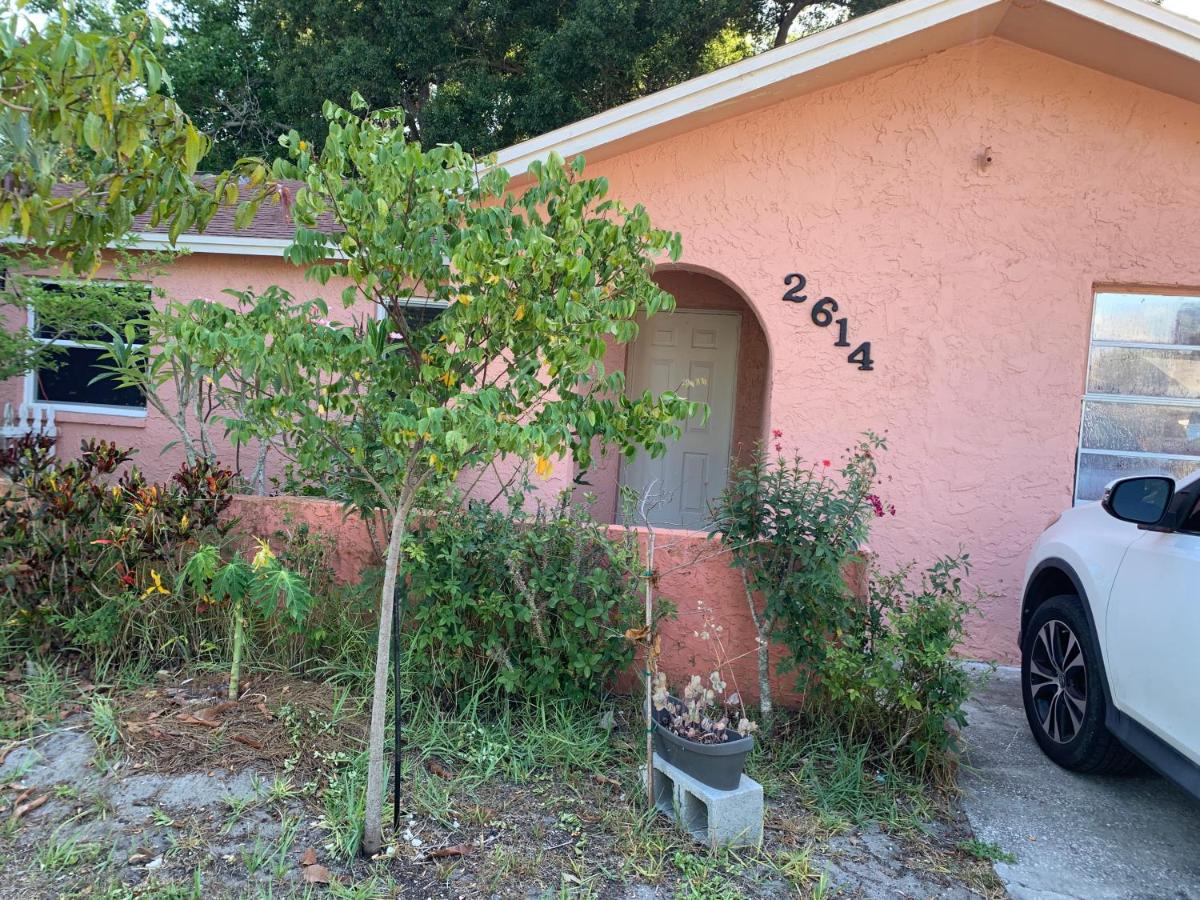 House 3br 1-bath, 8-min from Indian Rocks Beach, nice park thru back gate - B&B