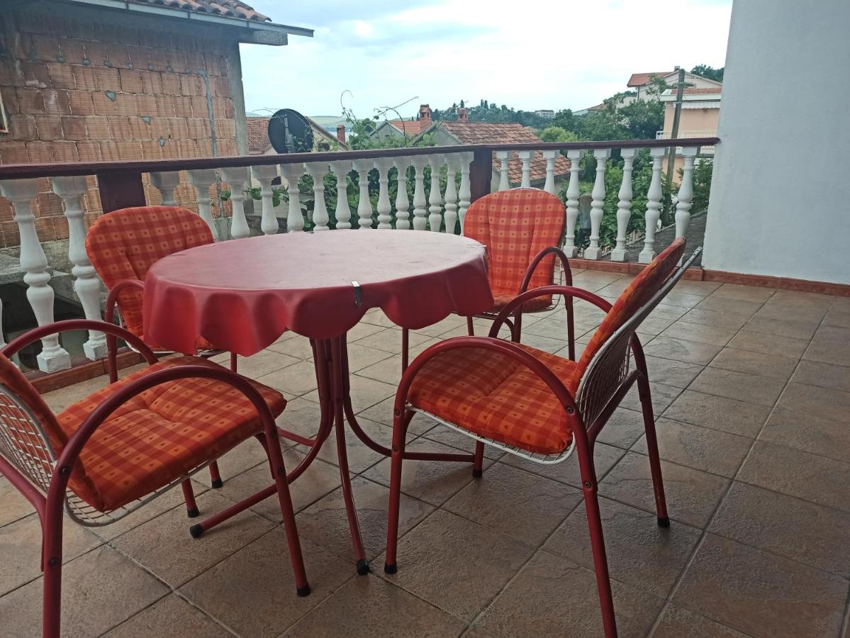 Uroš - Ferienwohnung Kamenari