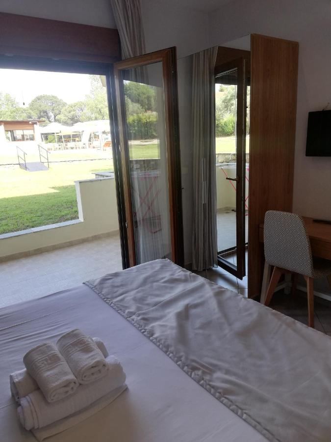 Apartment mit Poolblick