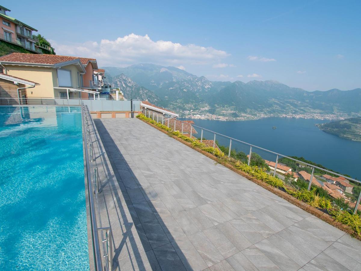 EnjoyIseoLake - Van Gogh - beautiful lake Iseo view and swimming pool - Chambres d'hôtes Parzanica
