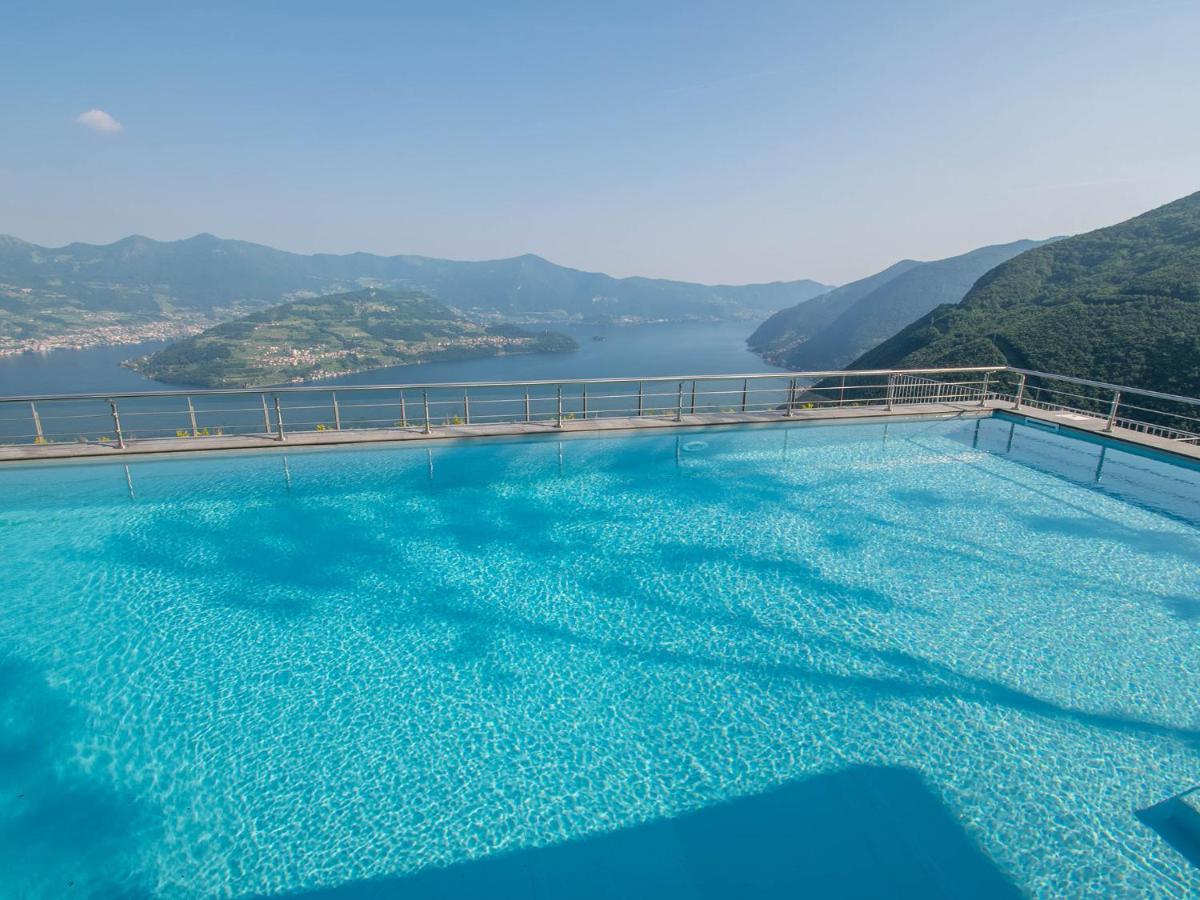 B&B Parzanica - Van Gogh - beautiful lake Iseo view and swimming pool - Bed and Breakfast Parzanica