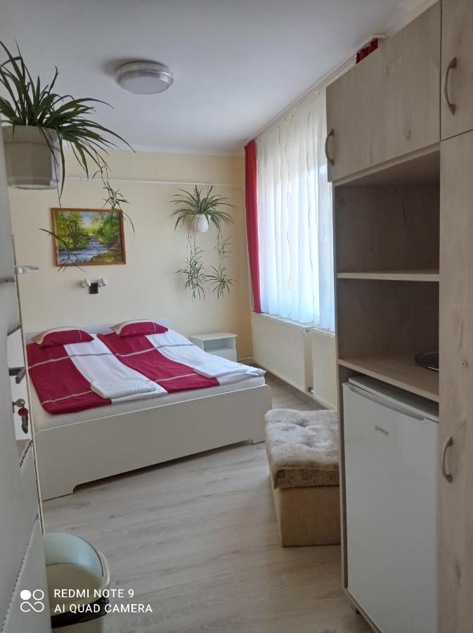 Chambre Double avec Lit d'Appoint