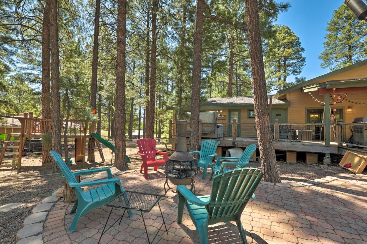 B&B Flagstaff - Flagstaff Mountain Oasis with Hot Tub 2 Mi to Dtwn! - Bed and Breakfast Flagstaff