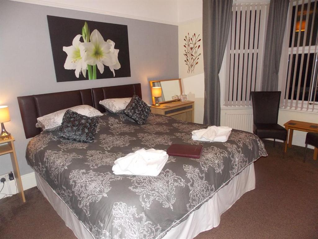 Deluxe Double Room with Shower