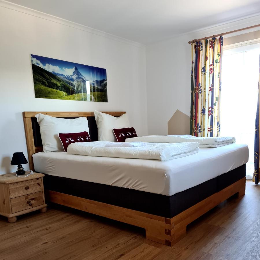 Standard Double Room with Mountain View
