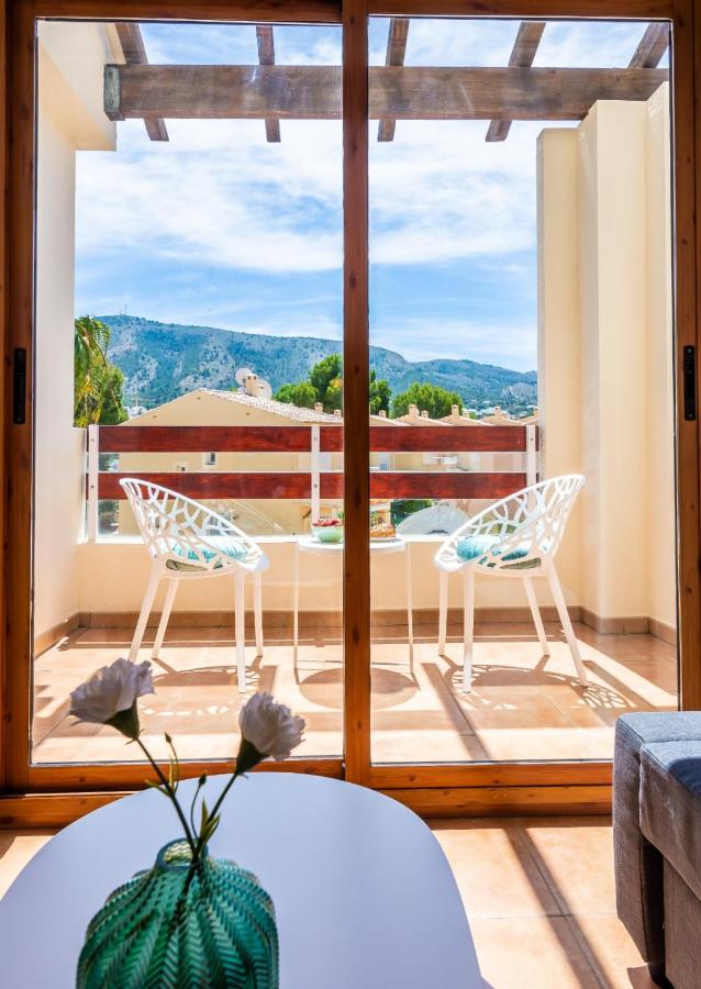 One-Bedroom Apartment with Balcony and Mountain View  