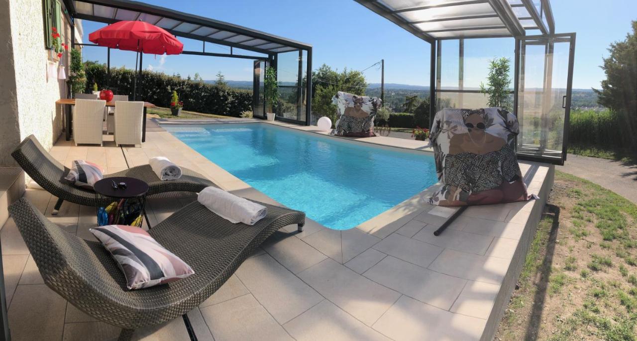 B&B Estivareilles - logement avec piscine couverte chauffée d'avril à octobre et spa privatifs, vue - Bed and Breakfast Estivareilles