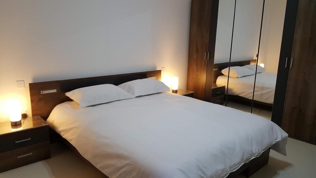 The Carobs - Bed and Breakfast Marsaskala