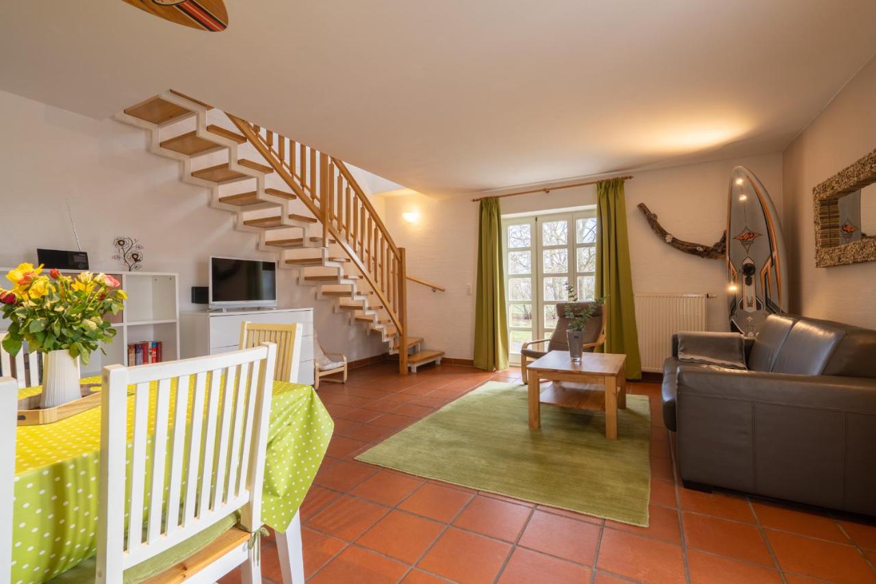 Feriendorf Rugana - Komfort Appartement mit 2 Schlafzimmern und Terrasse A01 - B&B Dranske