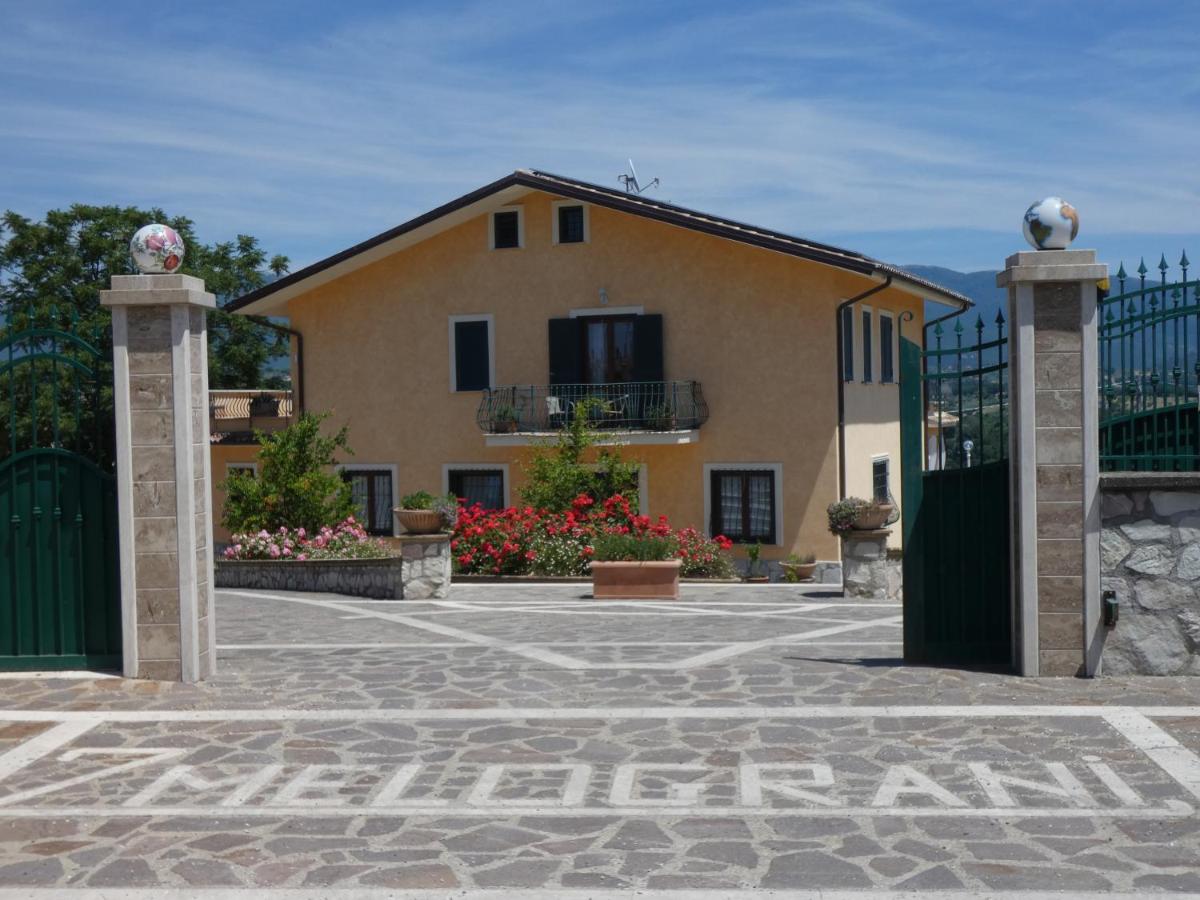 B&B Tarano - I Due Melograni Agriresort - Bed and Breakfast Tarano