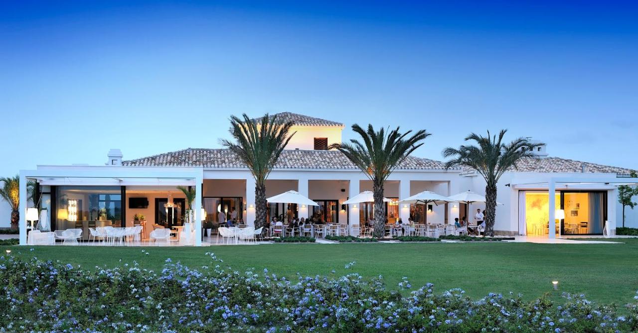 Las Colinas Golf & Country Club Residences - B&B Urbanizacion los Balcones