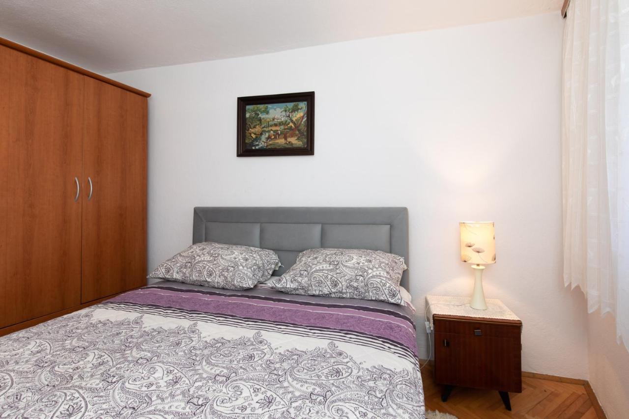 Oldtown 1 - B&B Baška
