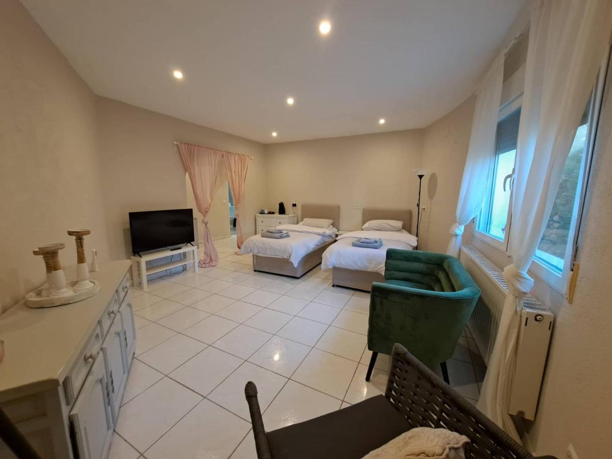 Deluxe Family Suite