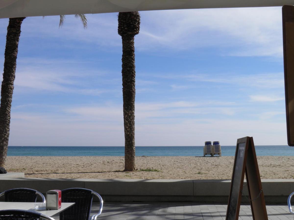 Suitur apartament familiar con piscina calafell - Bed and Breakfast
