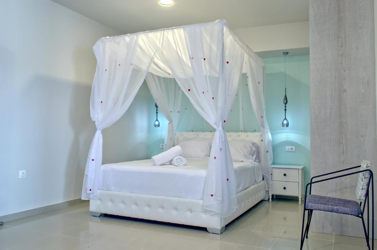 Epipleon Luxury Suites -101- Δωμάτιο 45τμ με βεράντα 30τμ μπροστά στη θάλασσα - B&B