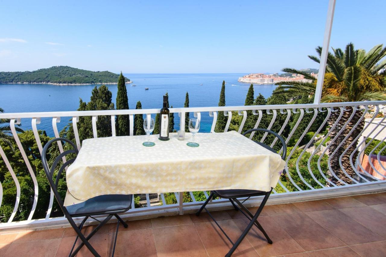 2-Bed Apt Sleeps 4 with Sea View 10 min to Beach - Bed and Breakfast Dubrovnik