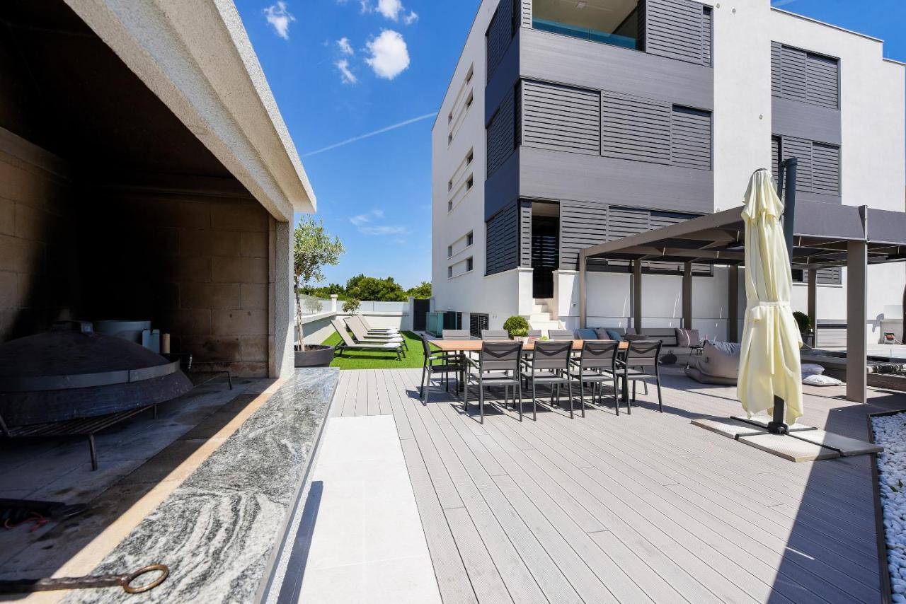 LAZY - Luxury Apartment Zadar Yachting - B&B