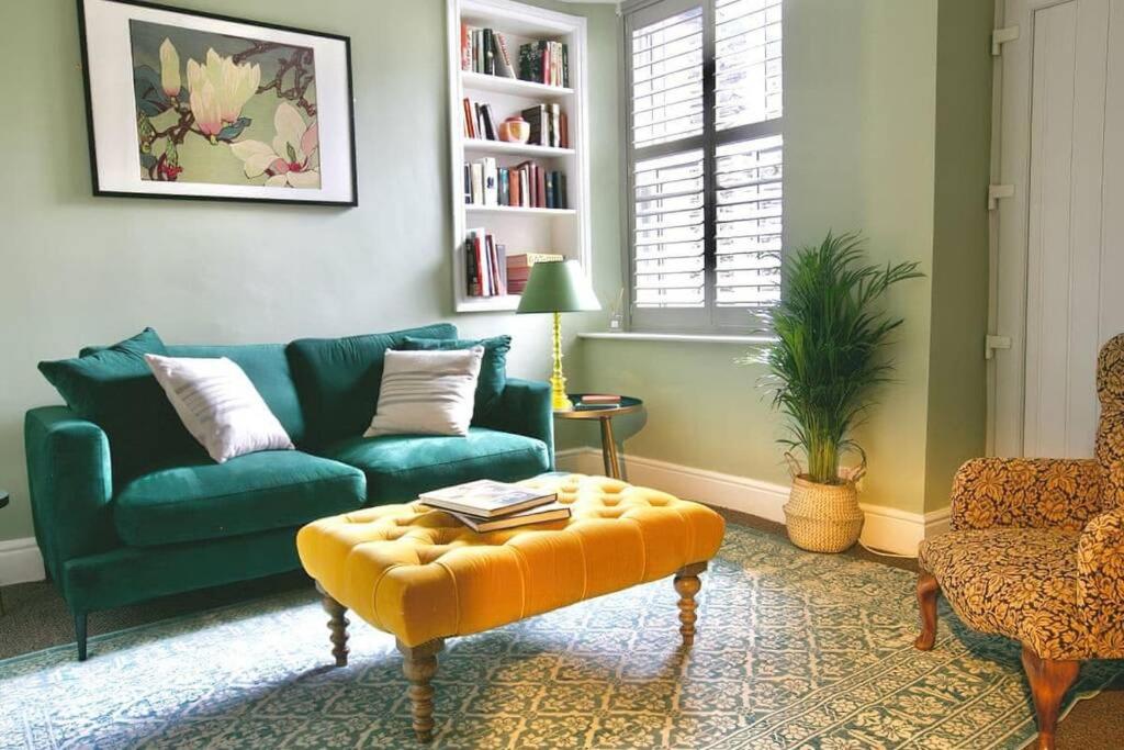 The Court Yard - Bed and Breakfast