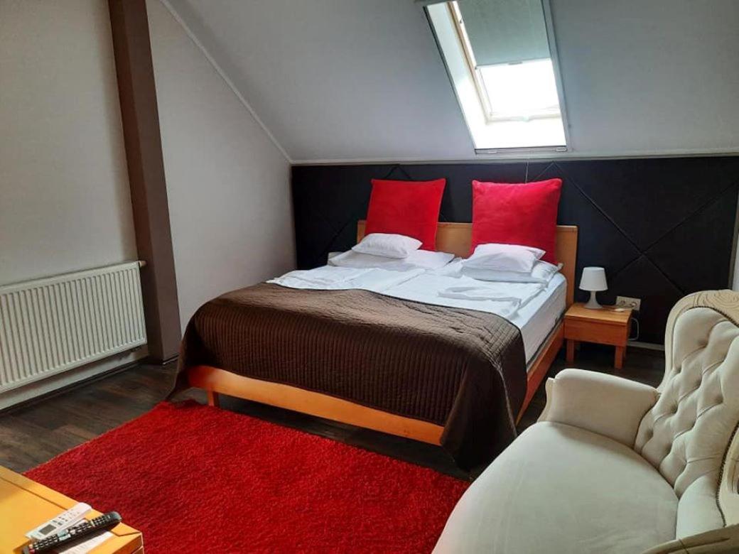Chambre Lit Queen-Size avec Balcon