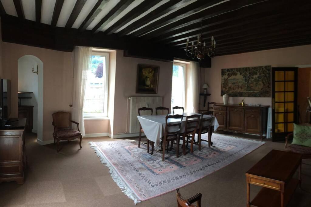 Appartement spacieux 78m2 plein centre, balcon, jusqu’à 6 personnes - Chambres d'hôtes La Bourboule