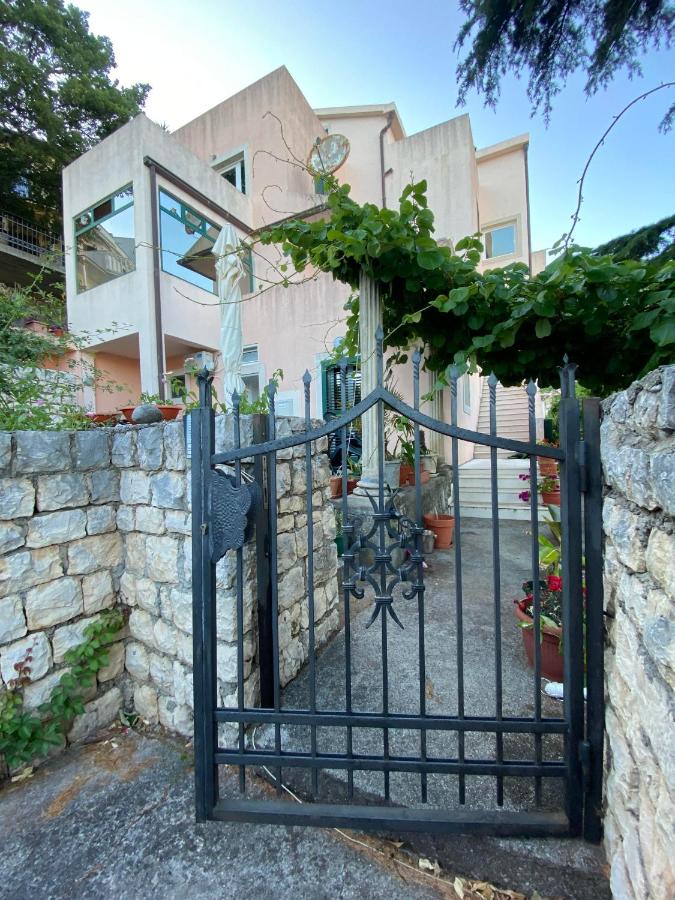 B&B Petrovac na Moru - Katarina Apartments - Bed and Breakfast Petrovac na Moru